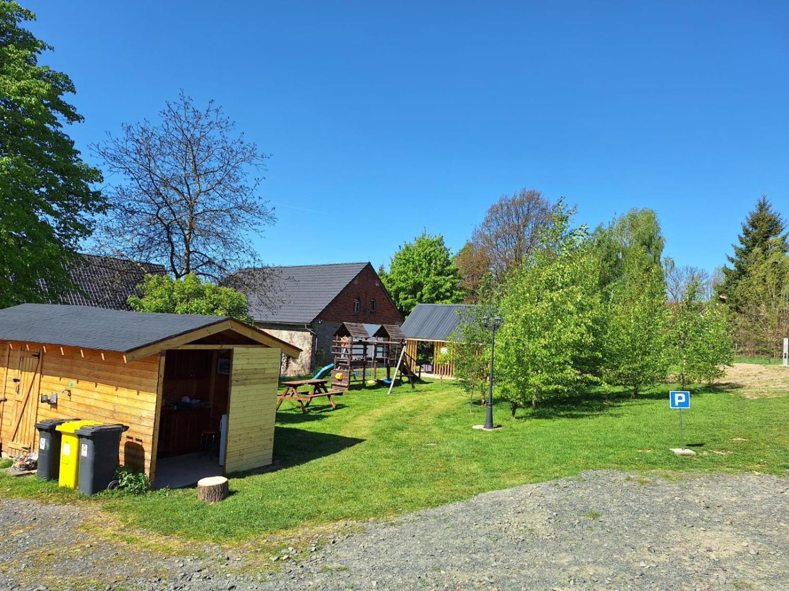 Camping, Zabierz Wlasny Namiot Kameralne Pole Namiotowe Z Basenem Kinem Plenerowym Miejscem Na Ognisko I Placem Zabaw Zywe Zwierzeta Agroturystyka Giebultow  المظهر الخارجي الصورة