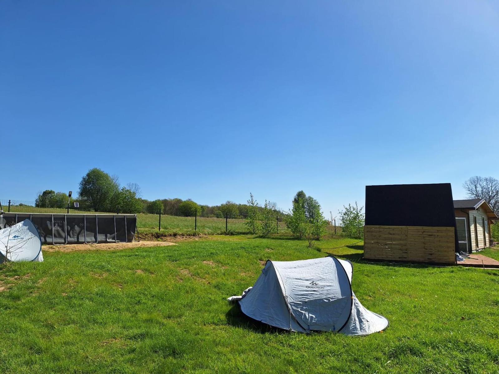 Camping, Zabierz Wlasny Namiot Kameralne Pole Namiotowe Z Basenem Kinem Plenerowym Miejscem Na Ognisko I Placem Zabaw Zywe Zwierzeta Agroturystyka Giebultow  المظهر الخارجي الصورة